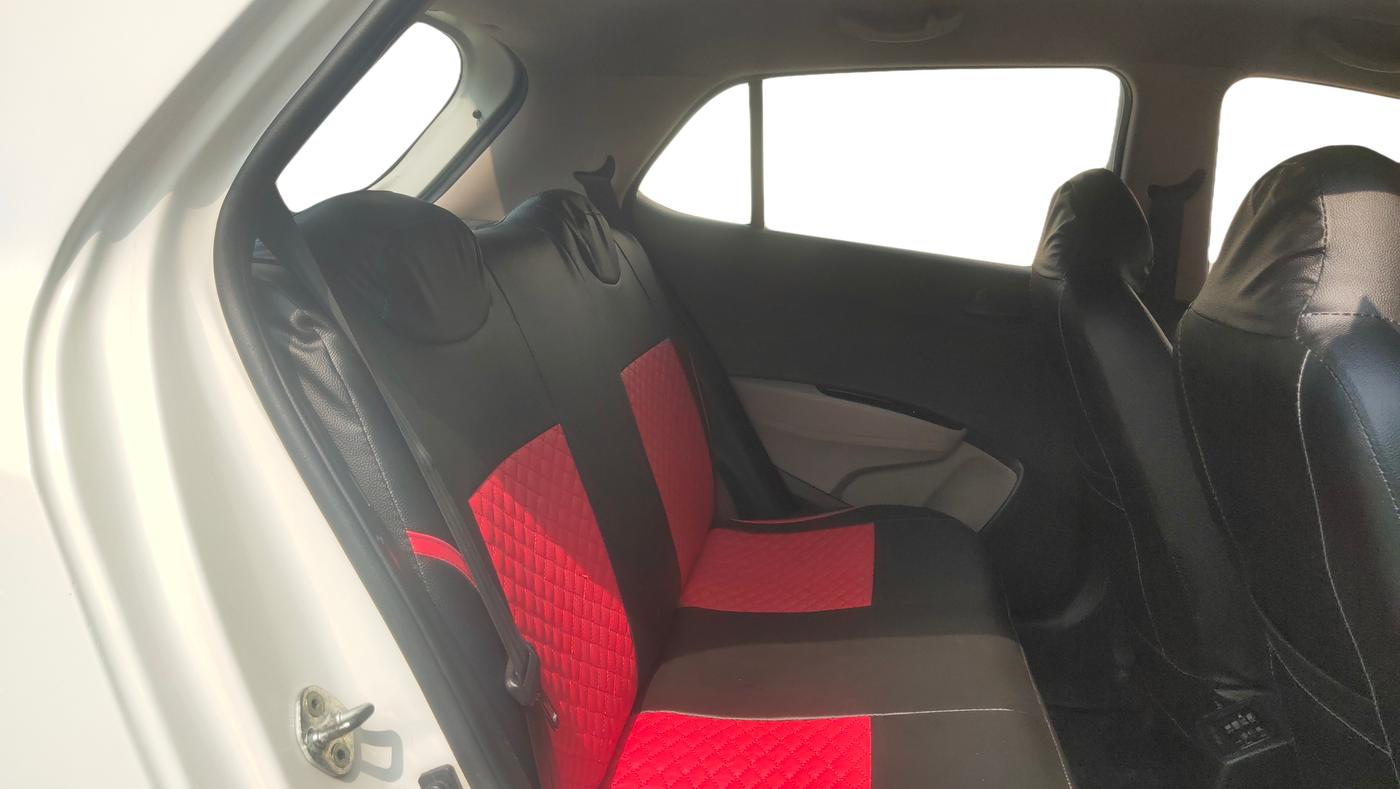2015 Hyundai Grand i10 MAGNA 1.1 CRDI, Diesel, Manual, 94,181 km, Right Side Rear Door Cabin