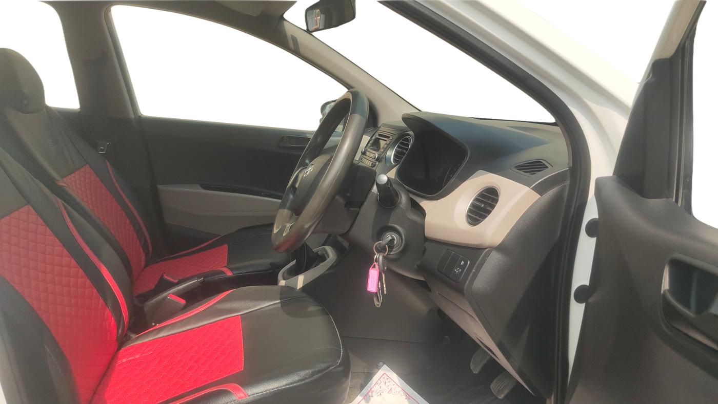 2015 Hyundai Grand i10 MAGNA 1.1 CRDI, Diesel, Manual, 94,181 km, Right Side Front Door Cabin
