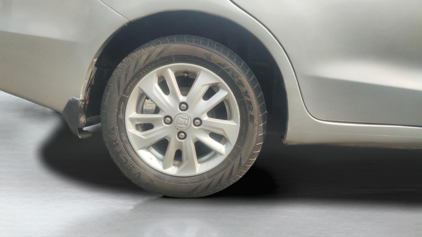 2014 Honda Amaze 1.5L I-DTEC VX, Diesel, Manual, 87,184 km, Right Rear Wheel