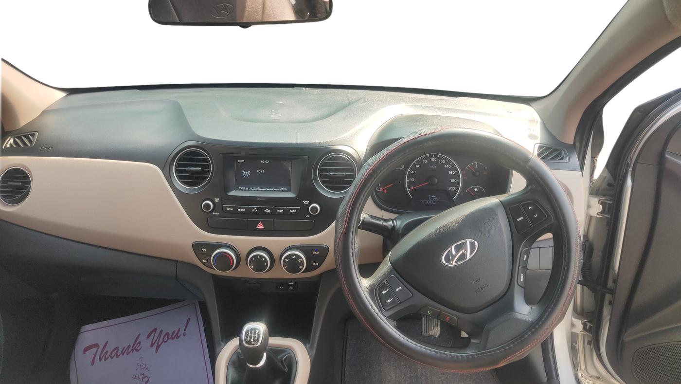 2017 Hyundai Grand i10 SPORTZ 1.2 KAPPA VTVT, Petrol, Manual, 51,595 km, Dashboard