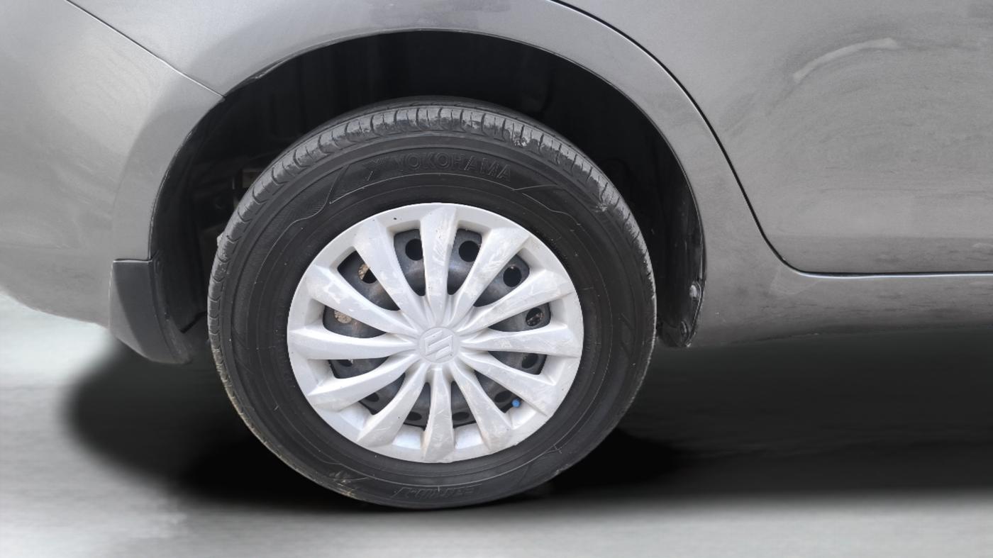 2016 Maruti Swift Dzire VXI, Petrol, Manual, 55,040 km, Right Rear Wheel