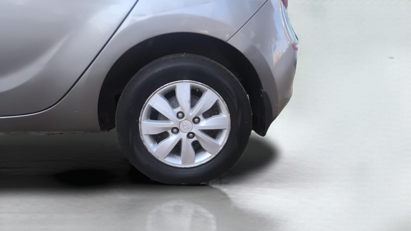 2013 Hyundai i20 SPORTZ 1.2, Petrol, Manual, 93,019 km, Left Rear Wheel