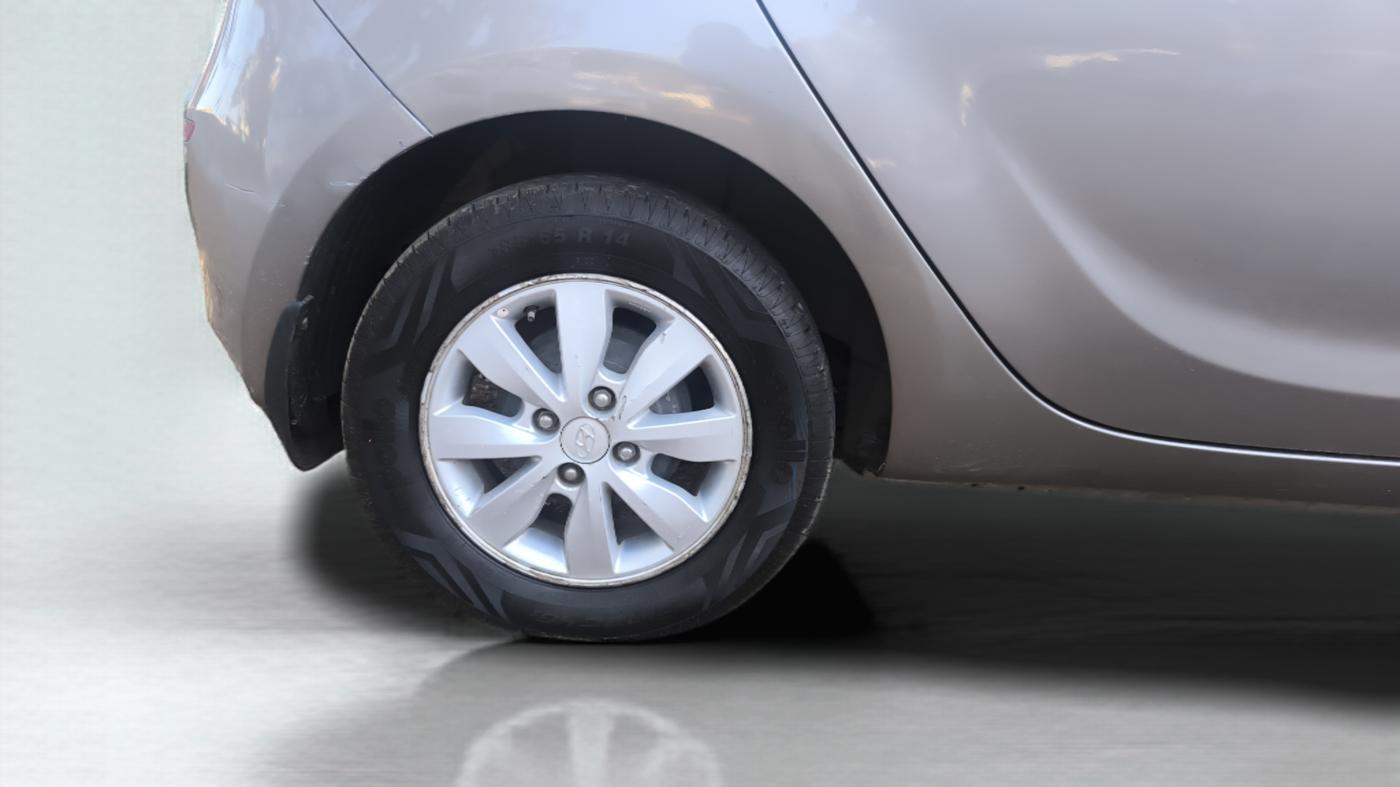 2013 Hyundai i20 SPORTZ 1.2, Petrol, Manual, 93,019 km, Right Rear Wheel