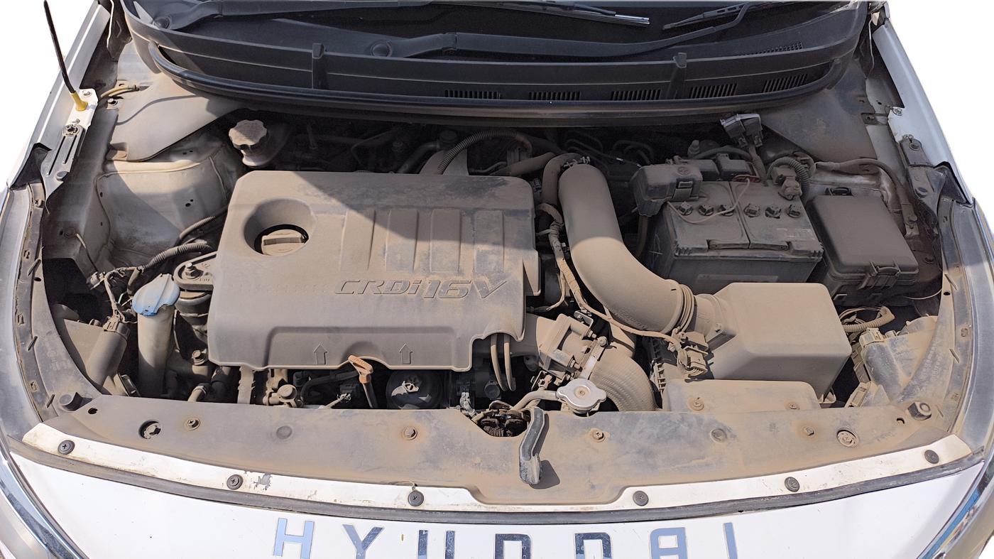 2015 Hyundai Elite i20 SPORTZ 1.4 CRDI, Diesel, Manual, 84,353 km, Open Bonnet