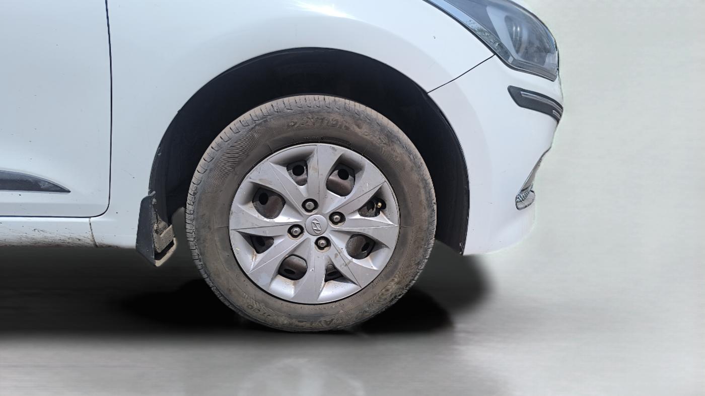 2015 Hyundai Elite i20 SPORTZ 1.4 CRDI, Diesel, Manual, 84,353 km, Right Front Wheel
