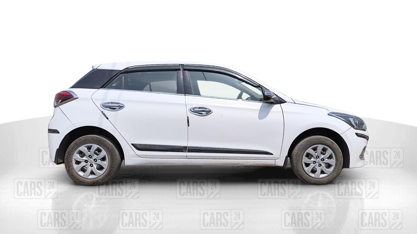 2015 Hyundai Elite i20 SPORTZ 1.4 CRDI, Diesel, Manual, 84,353 km, Right Side View
