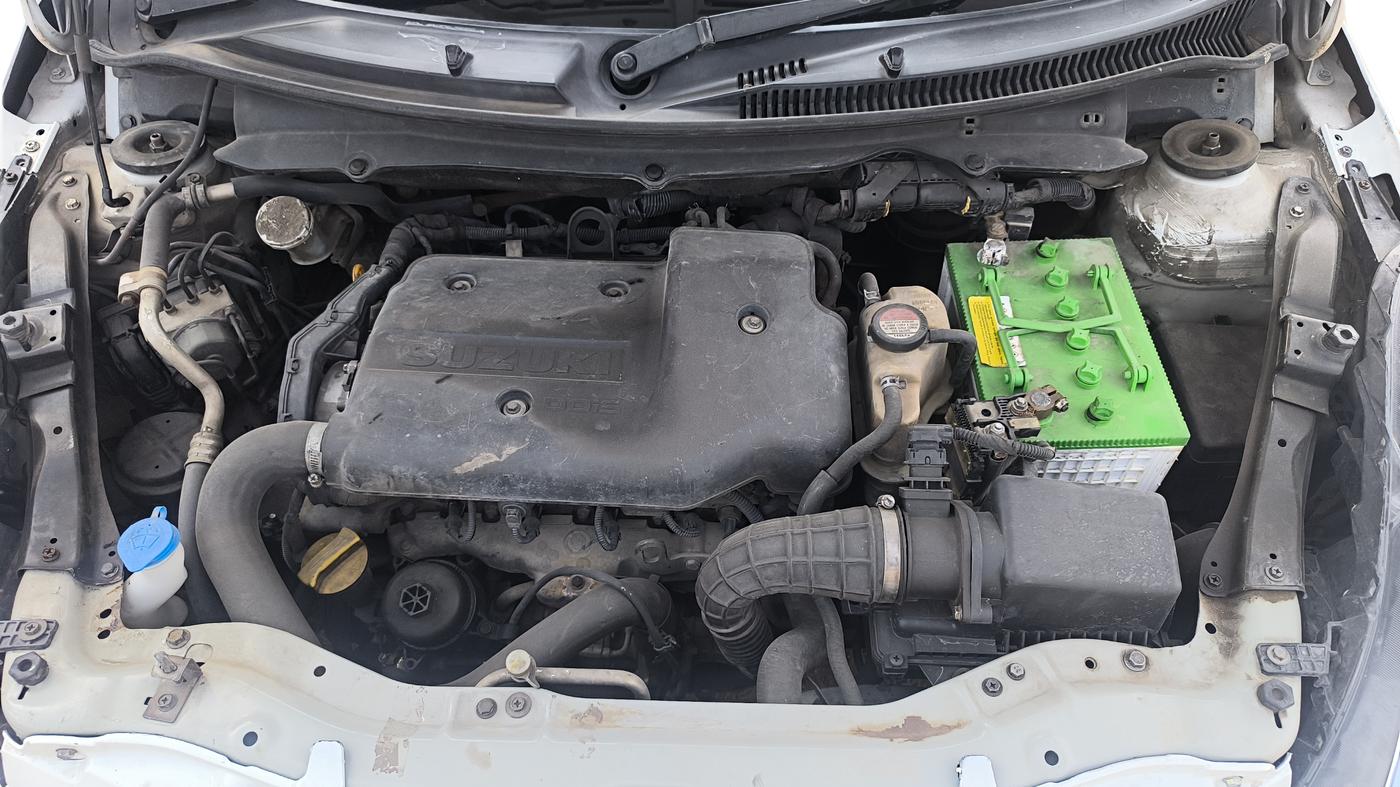 2015 Maruti Swift ZDI, Diesel, Manual, 88,272 km, Open Bonnet