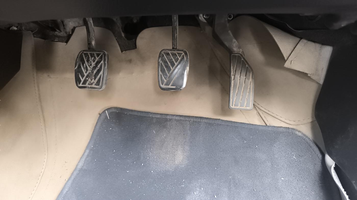 2015 Maruti Swift ZDI, Diesel, Manual, 88,272 km, Pedals