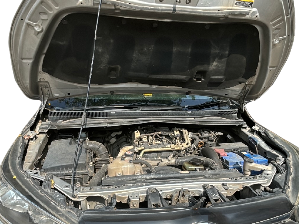 2018 Toyota Innova Crysta 2.4 G 7 STR, Diesel, Manual, 1,90,069 km, Open Bonnet