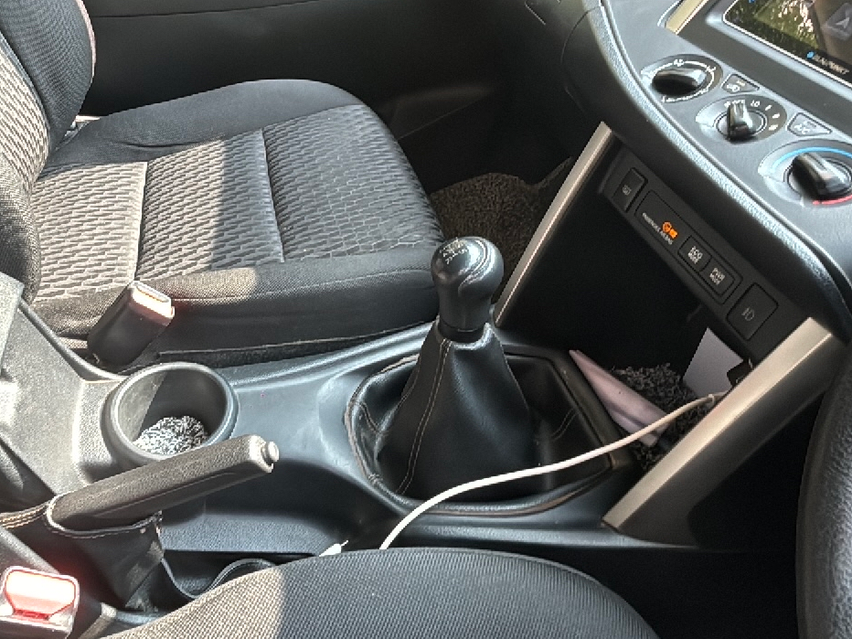 2018 Toyota Innova Crysta 2.4 G 7 STR, Diesel, Manual, 1,90,069 km, Gear Lever