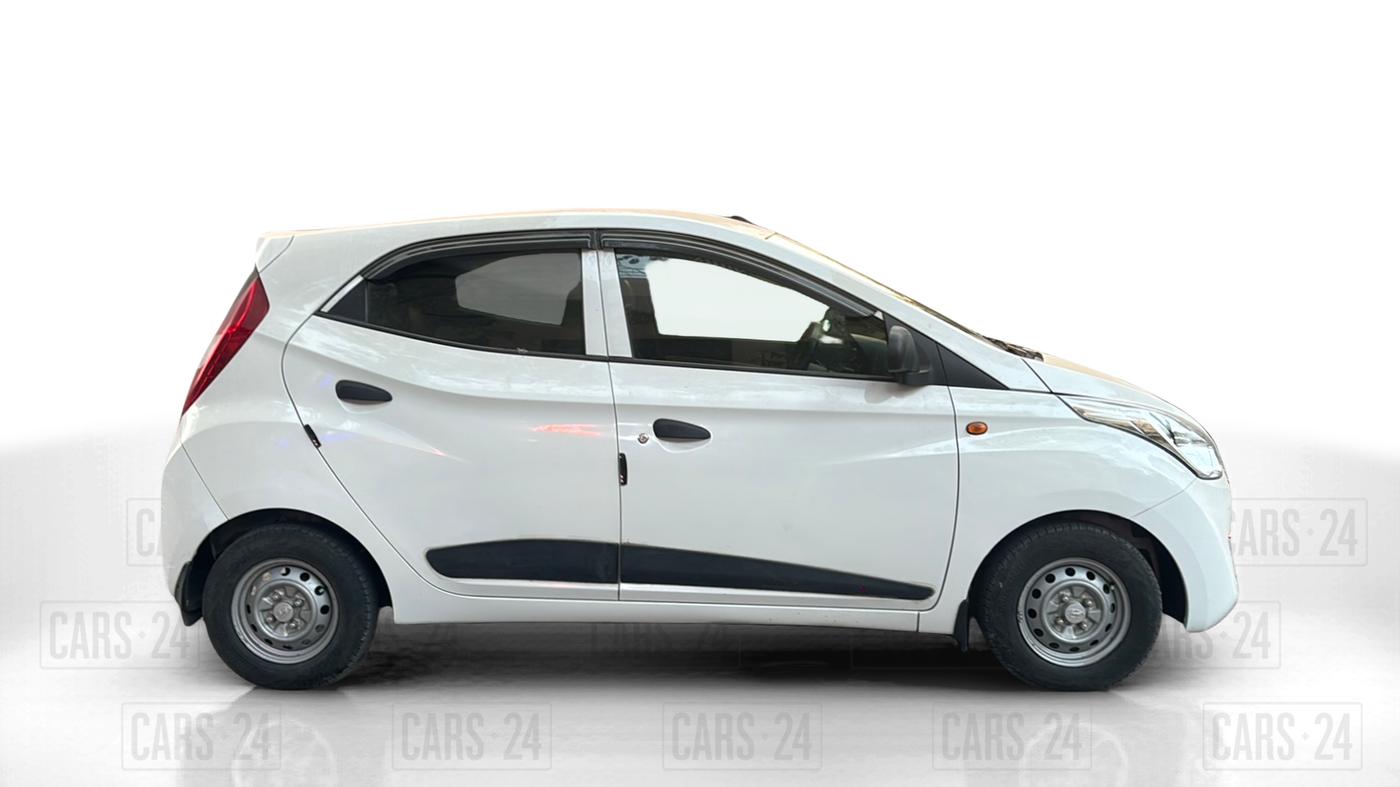 2017 Hyundai Eon ERA +, Petrol, Manual, 45,000 km, Right Side View