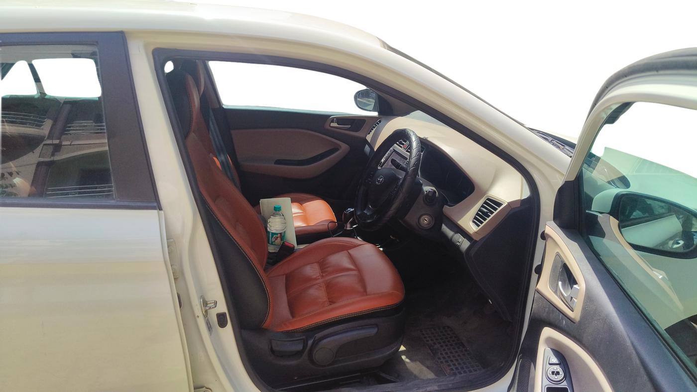 2019 Hyundai Elite i20 SPORTZ PLUS 1.4 CRDI, Diesel, Manual, 60,195 km, Right Side Front Door Cabin
