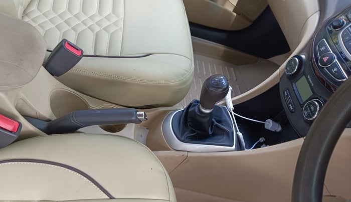 2014 Hyundai Verna FLUIDIC 1.4 CRDI CX, Diesel, Manual, 90,671 km, Gear Lever