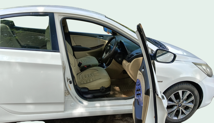 2014 Hyundai Verna FLUIDIC 1.4 CRDI CX, Diesel, Manual, 90,671 km, Right Side Front Door Cabin