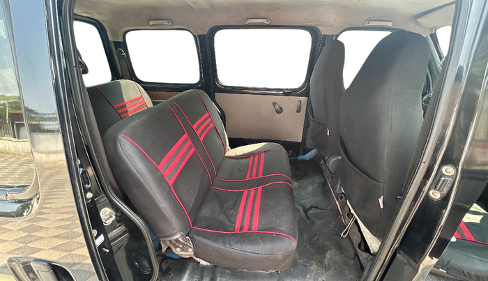 2010 Maruti Eeco 7 STR, Petrol, Manual, 79,396 km, Right Side Rear Door Cabin