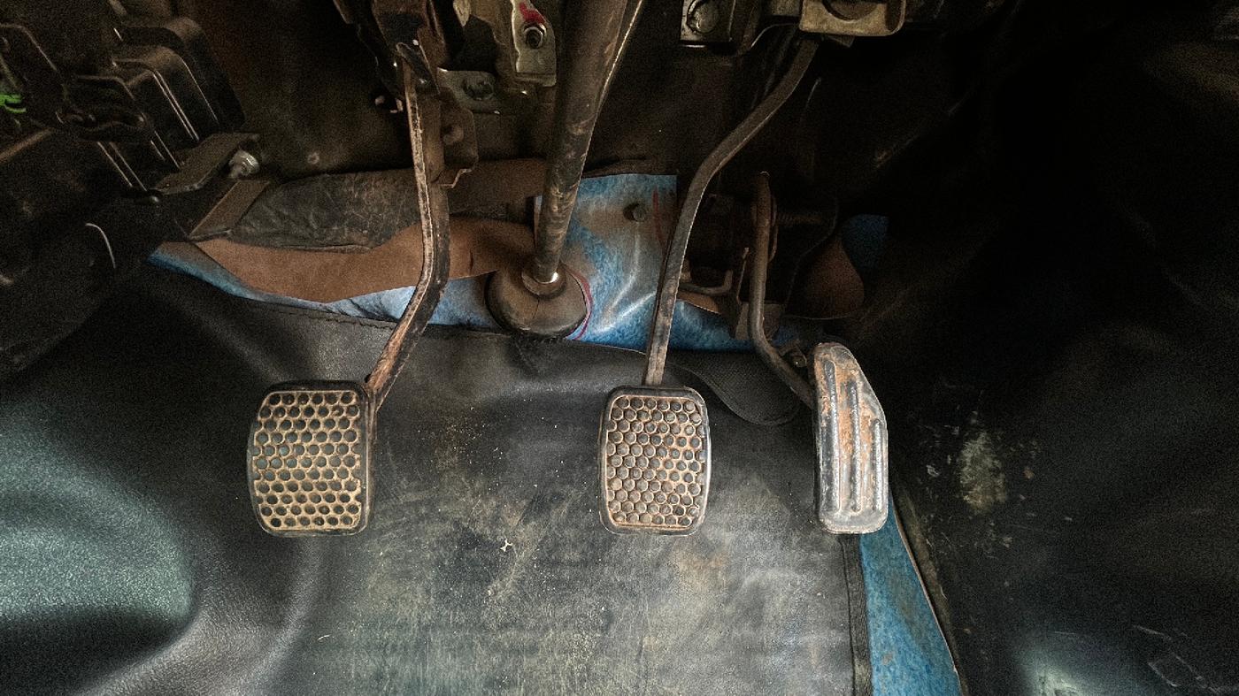 2010 Maruti Eeco 7 STR, Petrol, Manual, 79,396 km, Pedals