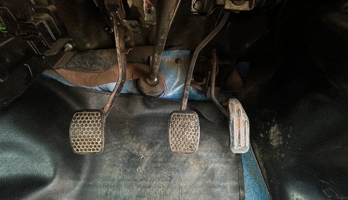 2010 Maruti Eeco 7 STR, Petrol, Manual, 79,396 km, Pedals