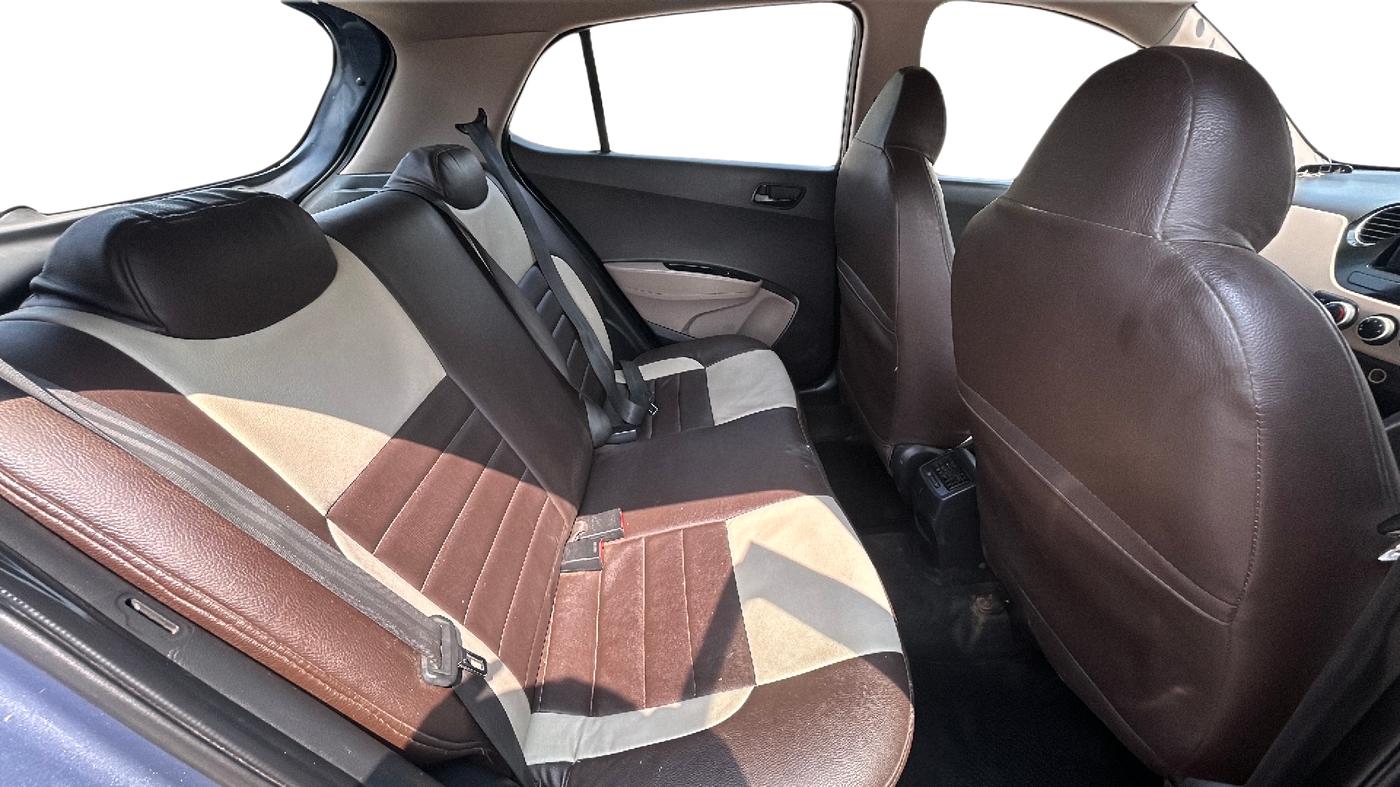 2014 Hyundai Grand i10 MAGNA 1.2 KAPPA VTVT, Petrol, Manual, 1,35,000 km, Right Side Rear Door Cabin