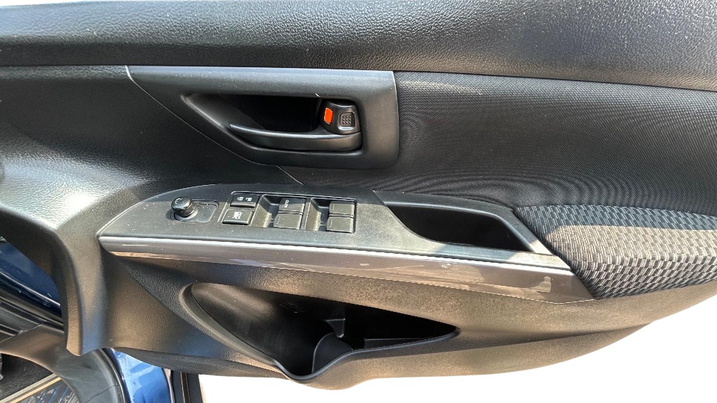 2018 Maruti S Cross SIGMA 1.3, Diesel, Manual, 75,500 km, Driver Side Door Panel Controls