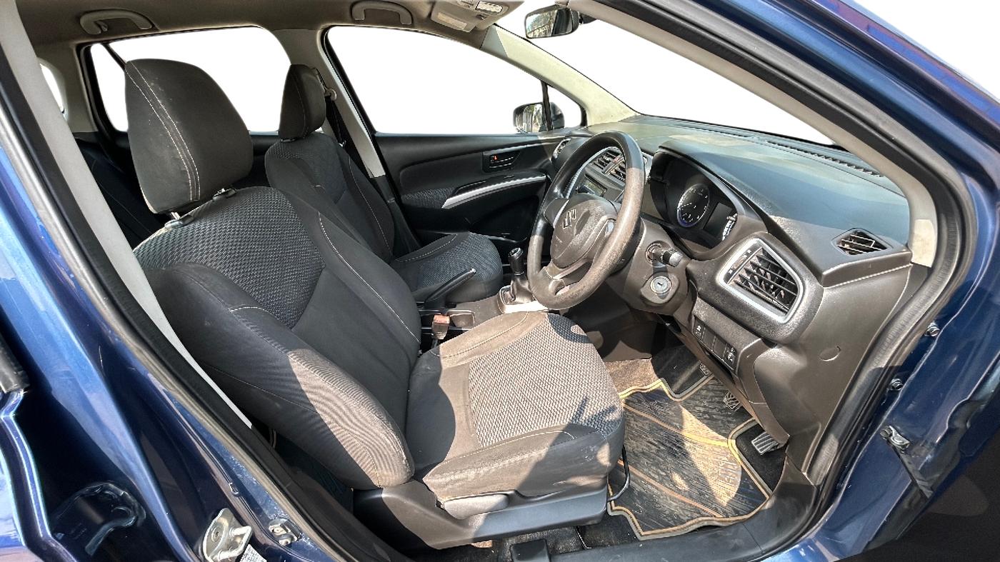 2018 Maruti S Cross SIGMA 1.3, Diesel, Manual, 75,500 km, Right Side Front Door Cabin