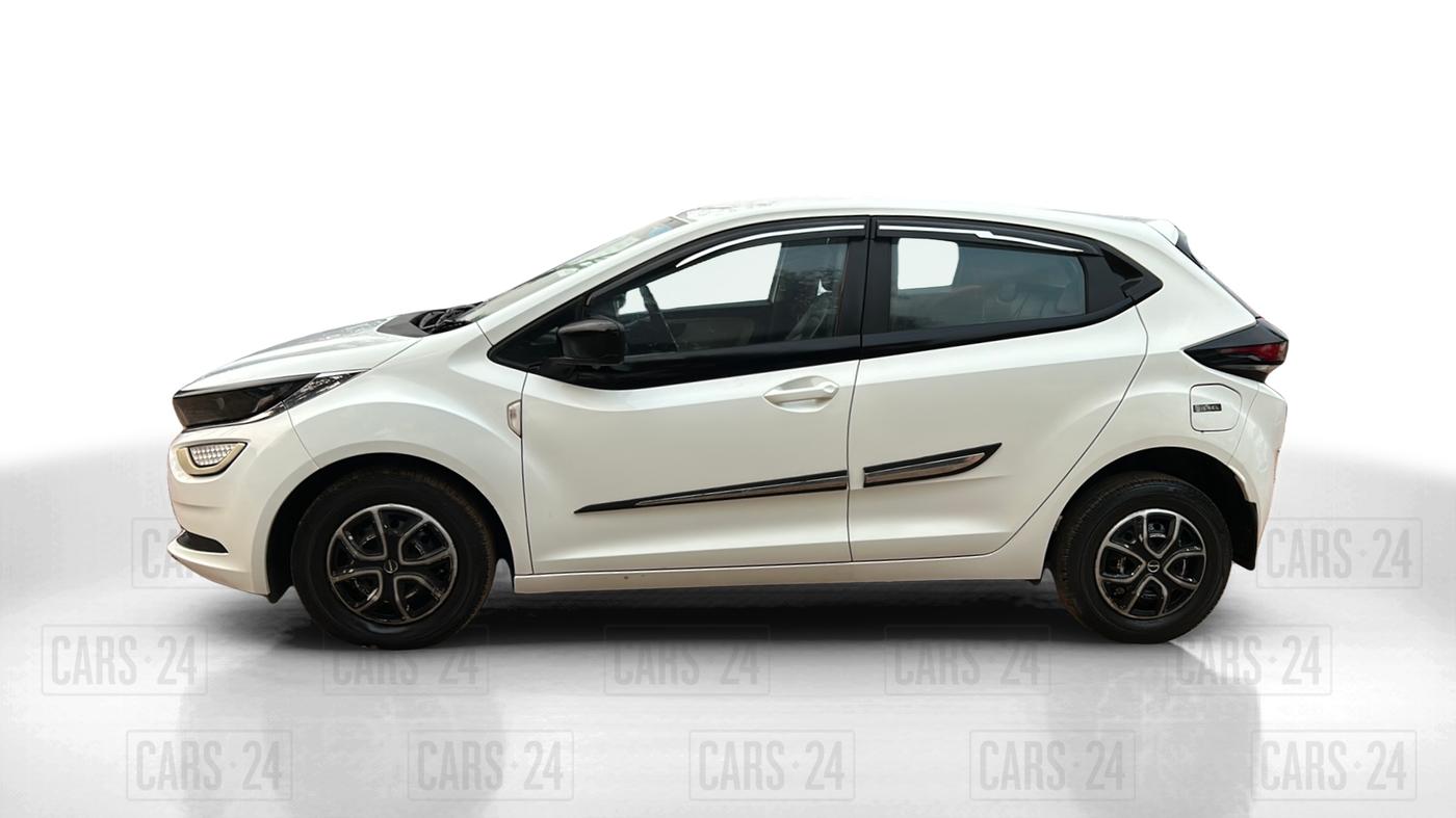 2021 Tata ALTROZ XE PLUS DIESEL, Diesel, Manual, 34,000 km, Left Side