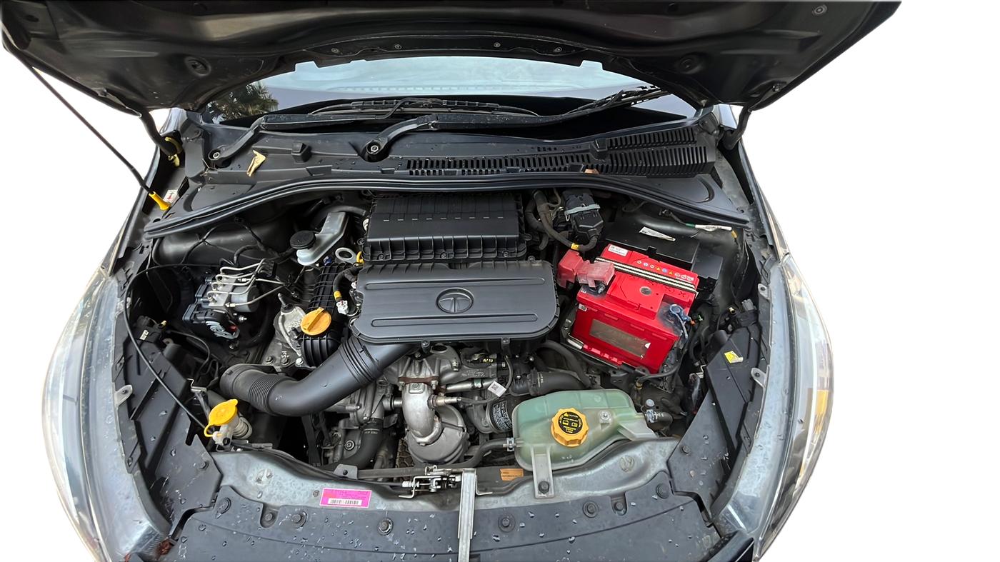 2022 Tata TIGOR XZ PLUS CNG, CNG, Manual, 75,000 km, Open Bonnet