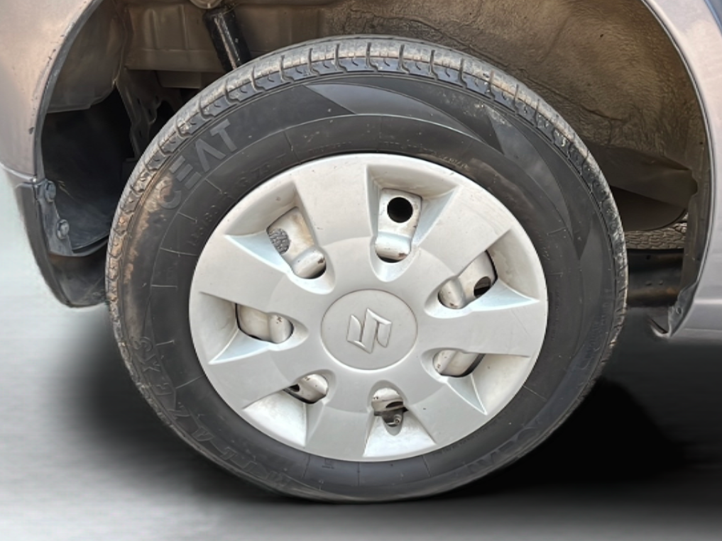 2018 Maruti Wagon R 1.0 LXI CNG, CNG, Manual, 63,000 km, Right Rear Wheel