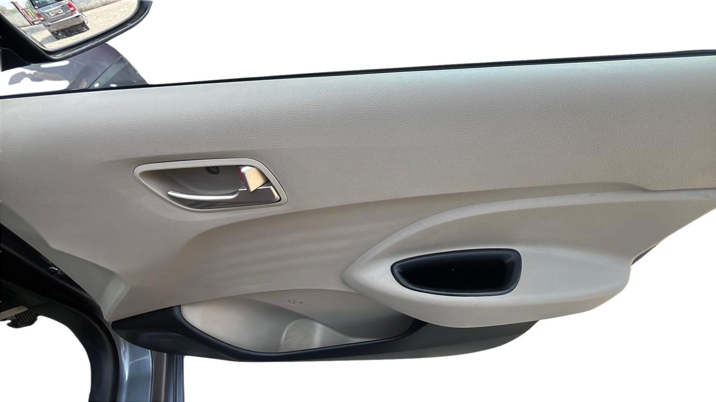 2019 Hyundai NEW SANTRO SPORTZ MT, Petrol, Manual, 1,27,000 km, Driver Side Door Panel Controls