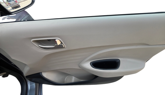 2019 Hyundai NEW SANTRO SPORTZ MT, Petrol, Manual, 1,27,000 km, Driver Side Door Panel Controls