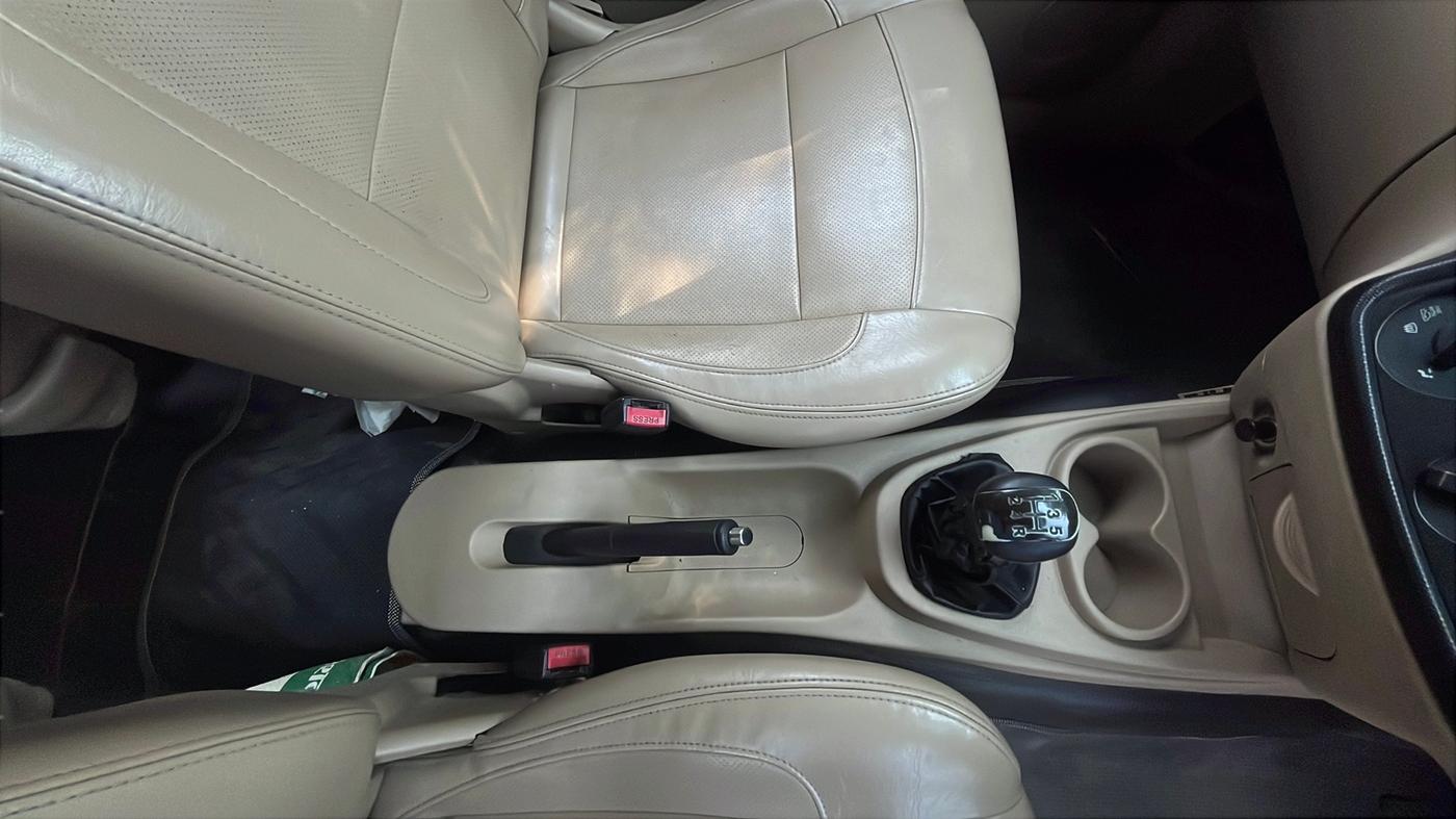 2014 Chevrolet Enjoy 1.3 LT 7 STR, Diesel, Manual, 1,14,000 km, Gear Lever