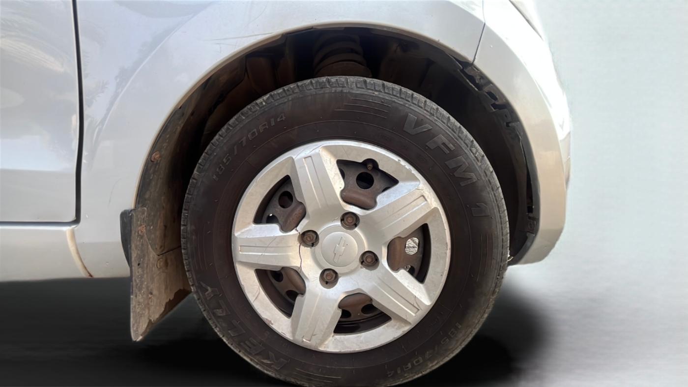 2014 Chevrolet Enjoy 1.3 LT 7 STR, Diesel, Manual, 1,14,000 km, Right Front Wheel