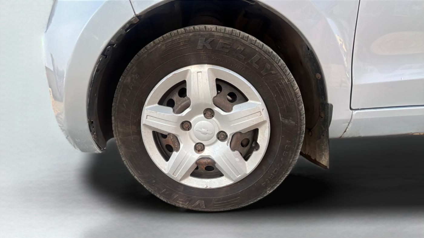 2014 Chevrolet Enjoy 1.3 LT 7 STR, Diesel, Manual, 1,14,000 km, Left Front Wheel