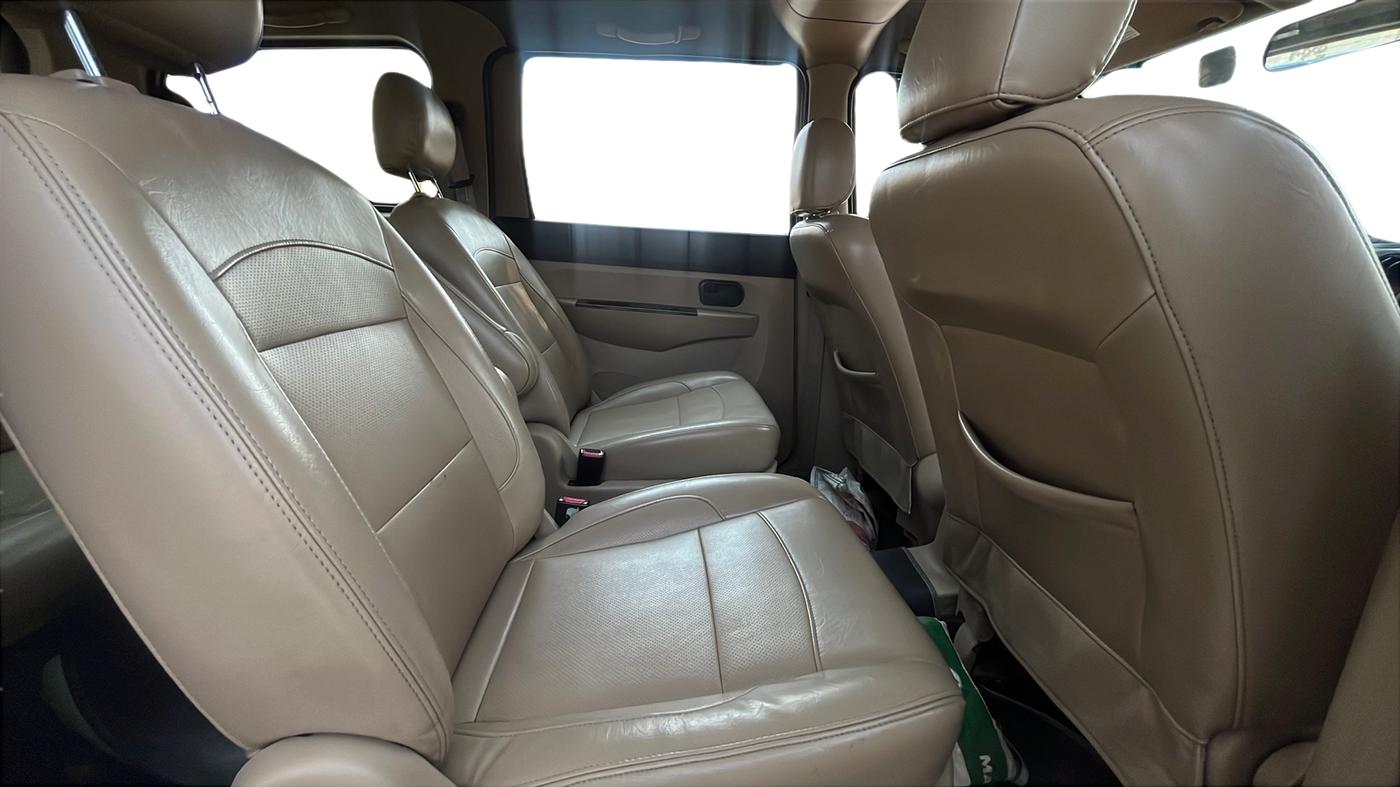 2014 Chevrolet Enjoy 1.3 LT 7 STR, Diesel, Manual, 1,14,000 km, Right Side Rear Door Cabin