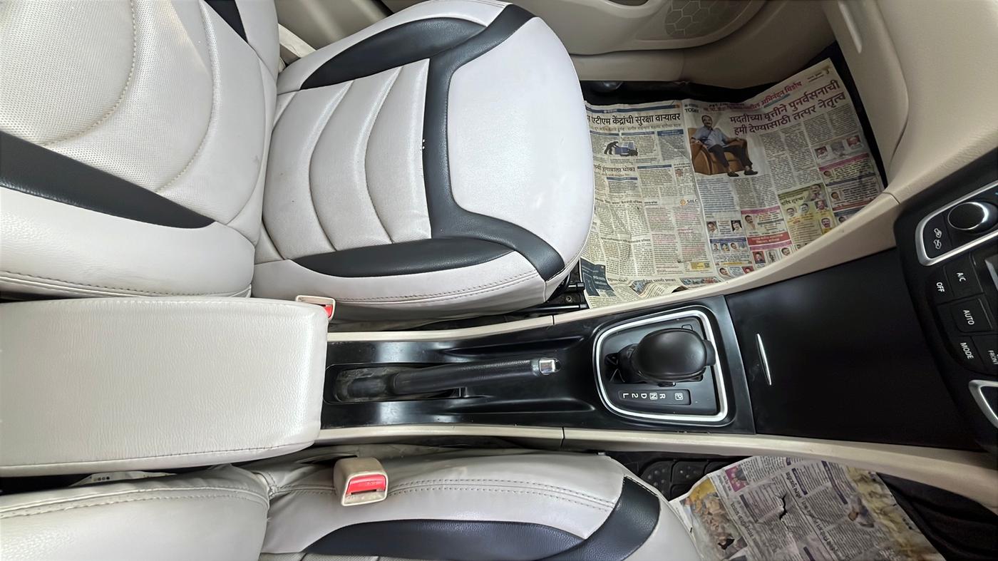 2015 Maruti Ciaz ZXI, Petrol, Manual, 84,922 km, Gear Lever