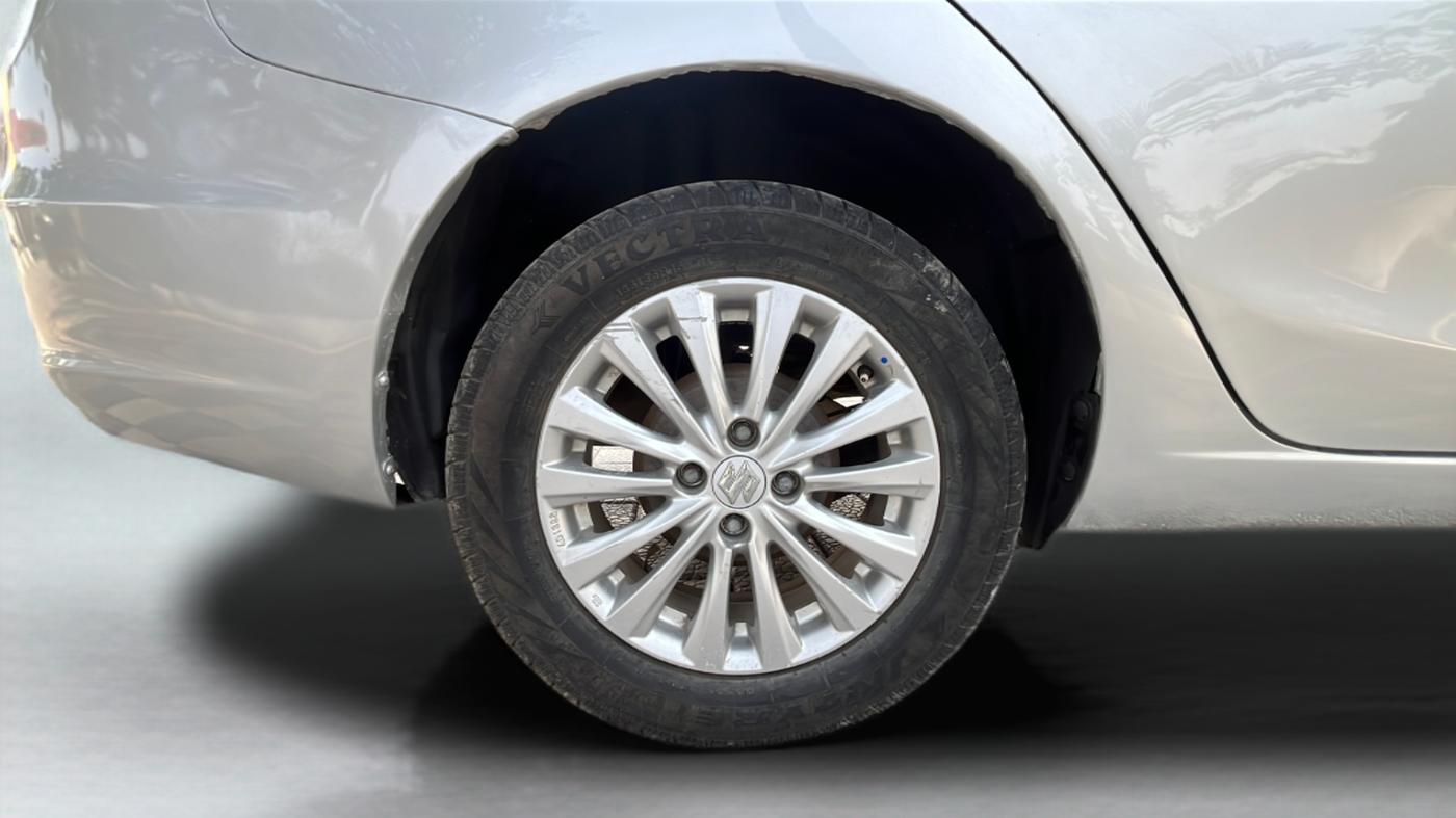 2015 Maruti Ciaz ZXI, Petrol, Manual, 84,922 km, Right Rear Wheel