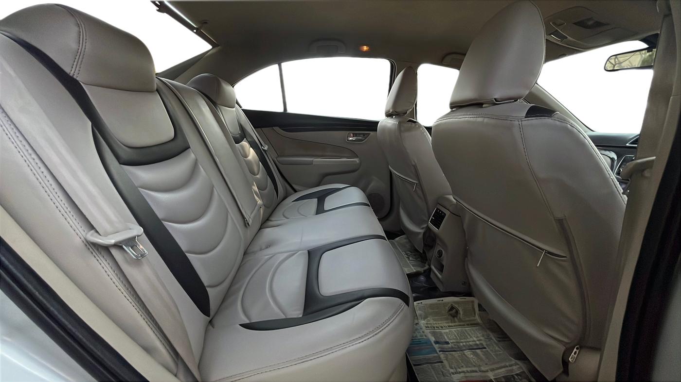 2015 Maruti Ciaz ZXI, Petrol, Manual, 84,922 km, Right Side Rear Door Cabin