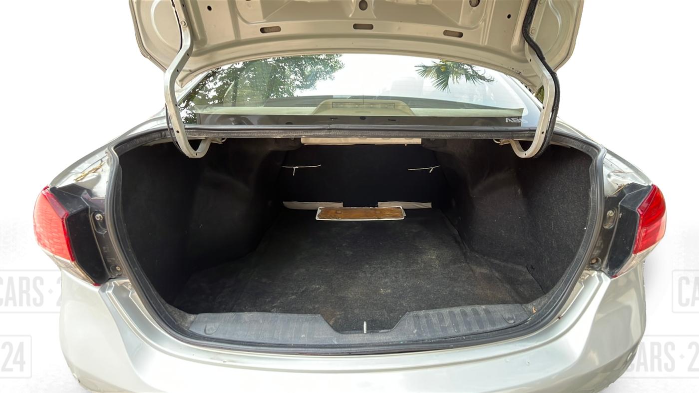 2015 Maruti Ciaz ZXI, Petrol, Manual, 84,922 km, Boot Inside
