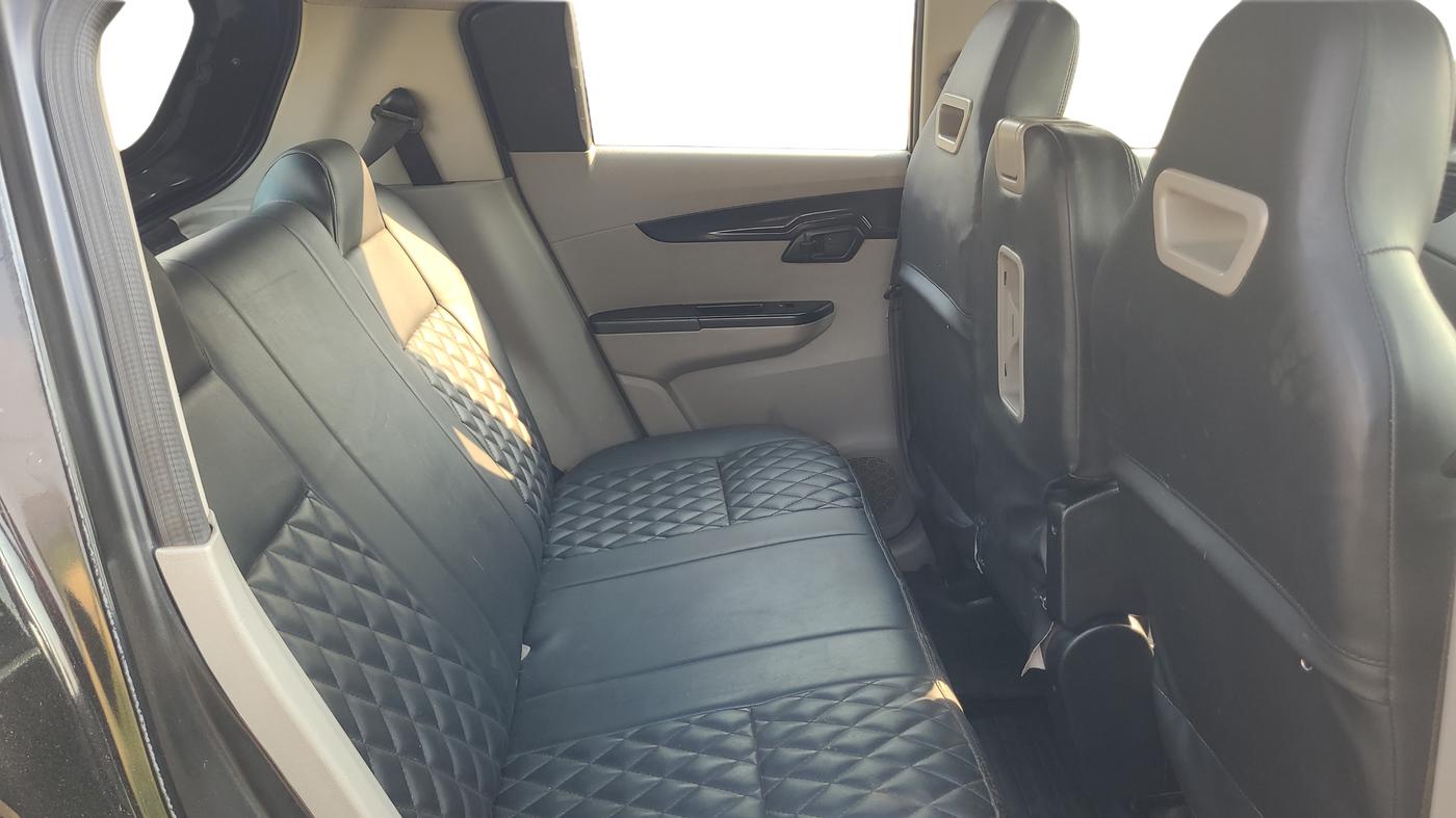2016 Mahindra Kuv100 K4 D 5 STR, Diesel, Manual, 70,000 km, Right Side Rear Door Cabin