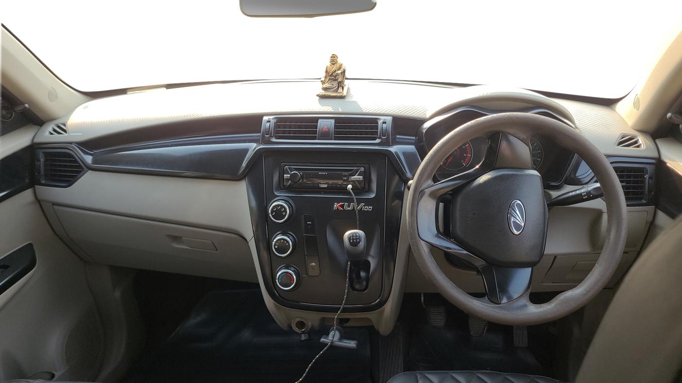 2016 Mahindra Kuv100 K4 D 5 STR, Diesel, Manual, 70,000 km, Dashboard
