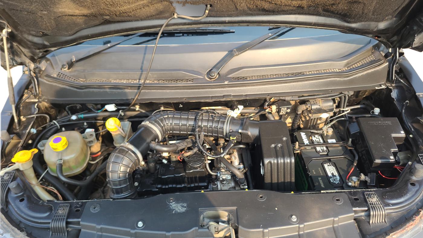 2016 Mahindra Kuv100 K4 D 5 STR, Diesel, Manual, 70,000 km, Open Bonnet