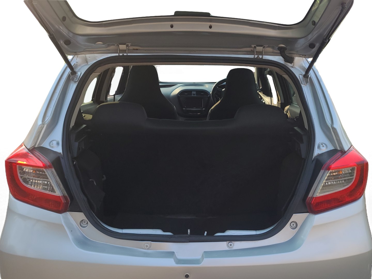 2018 Tata Tiago XM DIESEL, Diesel, Manual, 1,13,324 km, Boot Inside