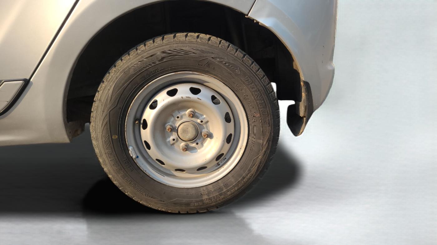 2018 Tata Tiago XM DIESEL, Diesel, Manual, 1,13,324 km, Left Rear Wheel