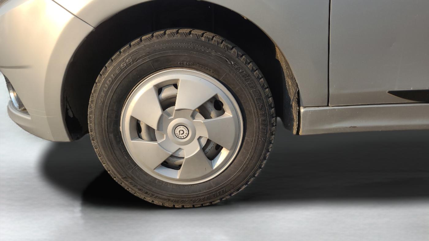 2018 Tata Tiago XM DIESEL, Diesel, Manual, 1,13,324 km, Left Front Wheel
