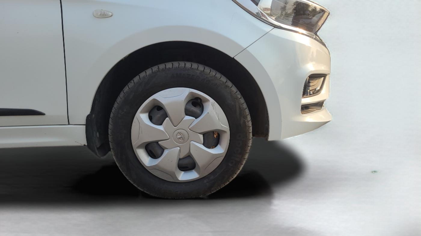 2021 Tata TIGOR XMA PETROL, Petrol, Automatic, 81,576 km, Right Front Wheel