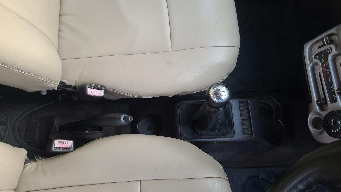 2011 Hyundai Santro Xing GLS, Petrol, Manual, 1,34,000 km, Gear Lever