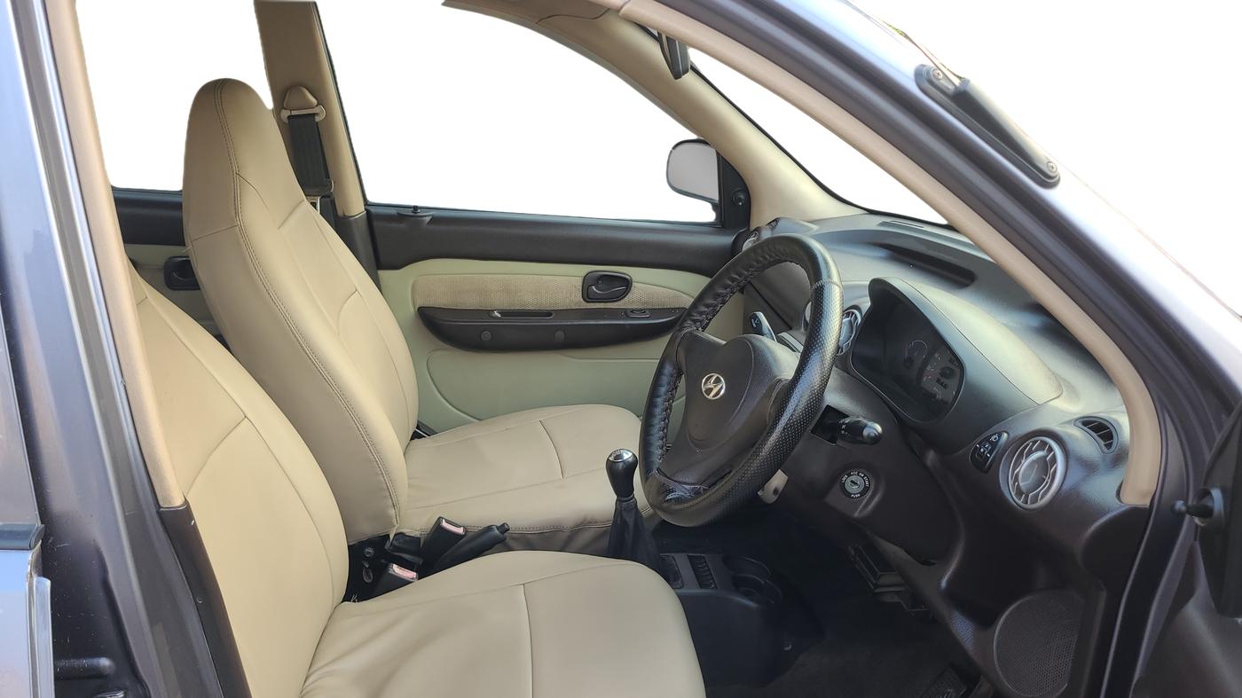 2011 Hyundai Santro Xing GLS, Petrol, Manual, 1,34,000 km, Right Side Front Door Cabin