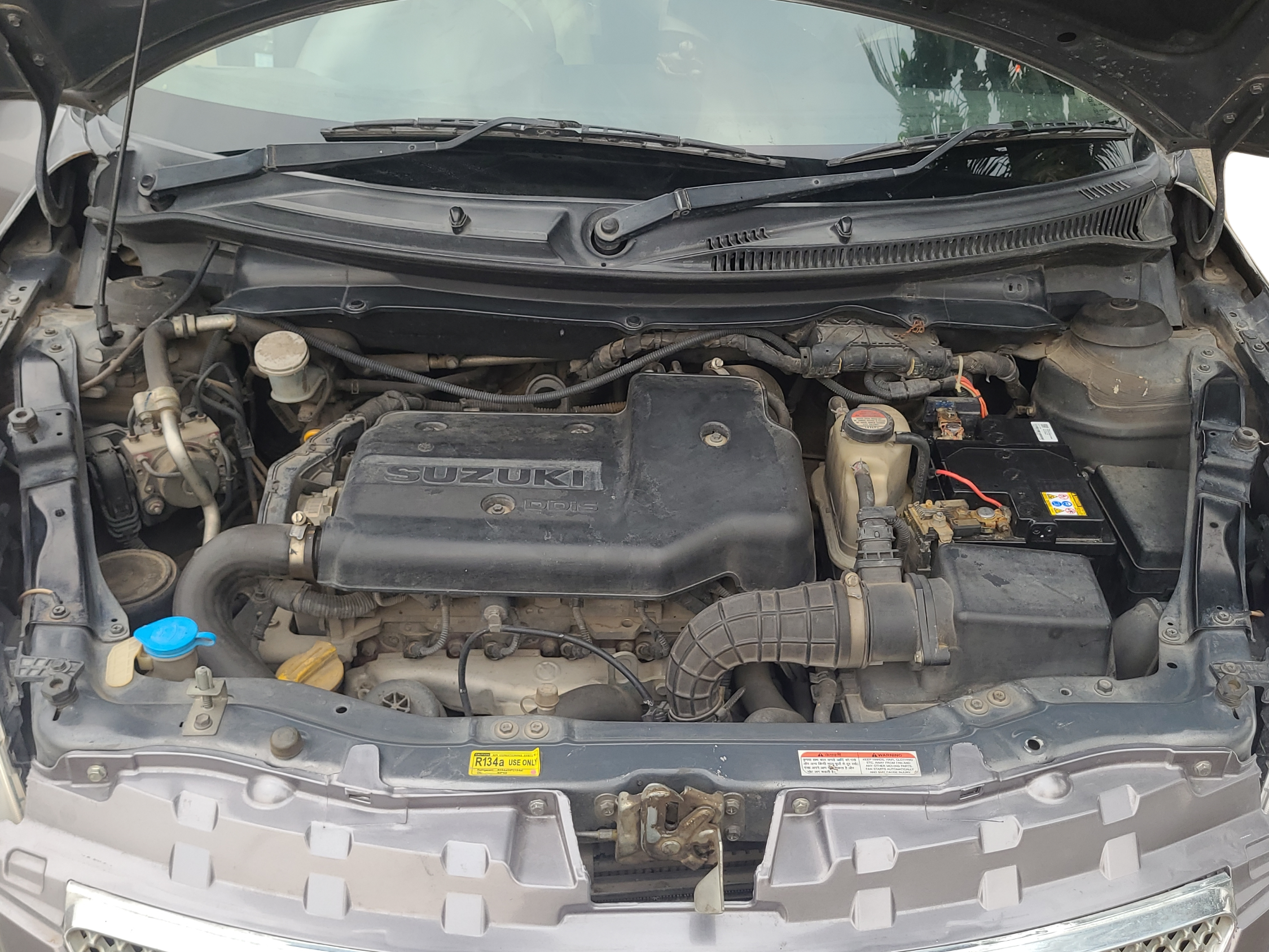 2016 Maruti Swift VDI ABS, Diesel, Manual, 1,58,943 km, Open Bonnet