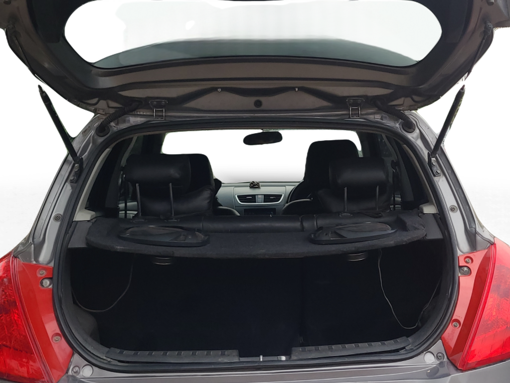 2016 Maruti Swift VDI ABS, Diesel, Manual, 1,58,943 km, Boot Inside