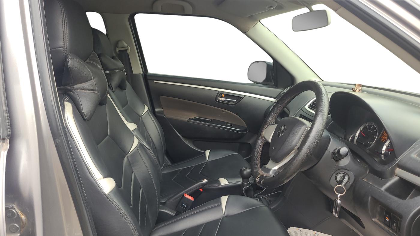 2016 Maruti Swift VDI ABS, Diesel, Manual, 1,58,943 km, Right Side Front Door Cabin