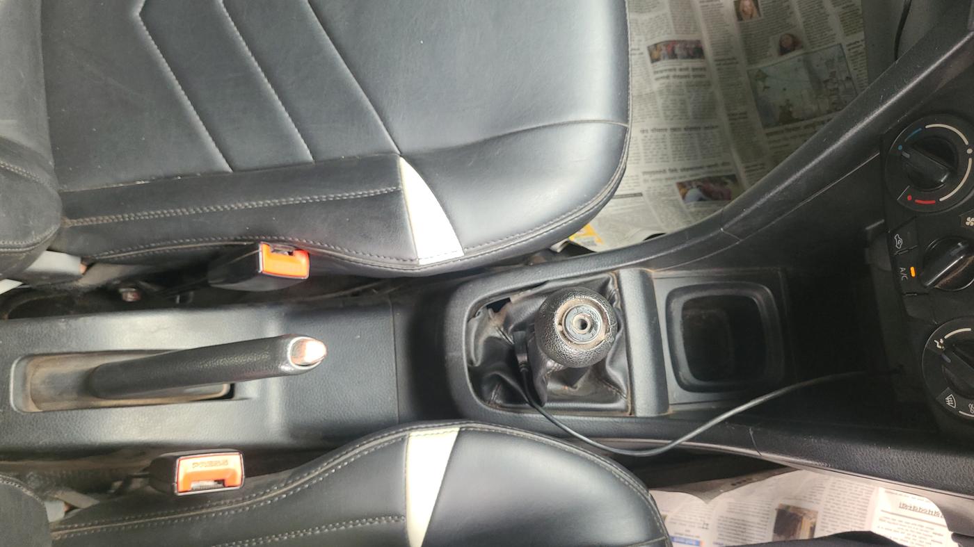 2016 Maruti Swift VDI ABS, Diesel, Manual, 1,58,943 km, Gear Lever
